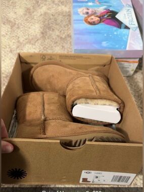 UGG Kids Chestnut Tan Suede Shearling Lined Boots